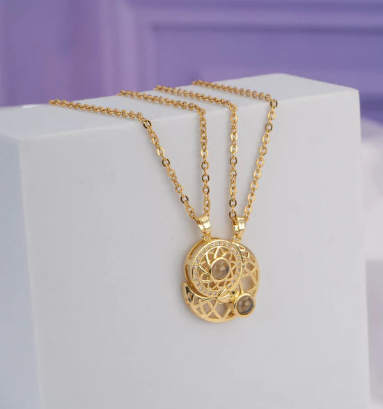 Collar Sol 🌞 y Luna🌙 para Parejas, proyecta "Te Amo" en 100 Idiomas