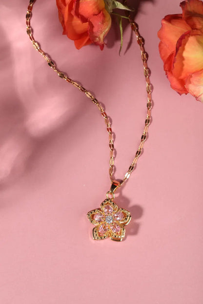 Combo Valiente y Radiante: Collar de Mulán + Pendientes de Corazón especiales